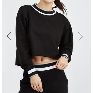 NWOT TWENTY CROPPED SWEATSHIRT BLACK STRIPE COLLAR